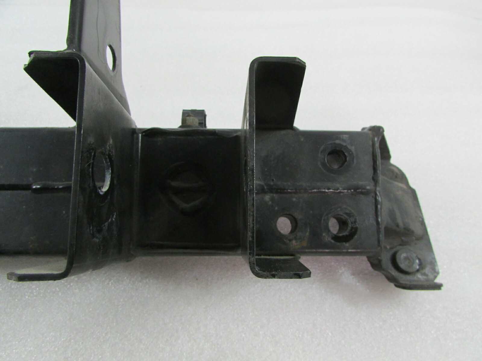 Maserati Granturismo, Rear Cross Member Bracket, Used, P/N 239078
