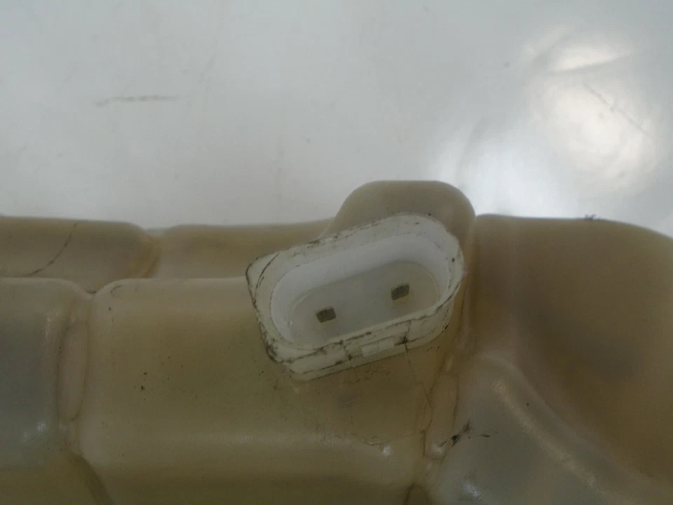 02-08 Audi A4 Quattro Motor Radiador Refrigerante Expansión Depósito OEM YD912115 Foto 4 de 4