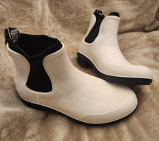 Ugg Chevonne White Rain Boots Women  s 6 Waterproof Sheepskin Ankle Slip On