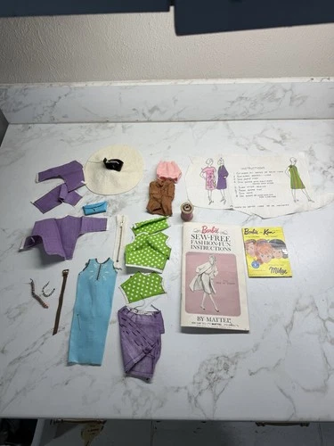 Vintage Barbie Sew Free fashion Manual 1712 VHTF - Day In Town & Accessories