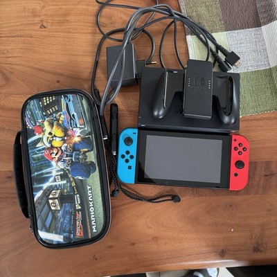 Nintendo Switch Konsole mit Joy-Con - Neon-Rot/Neon-Blau/Grau
