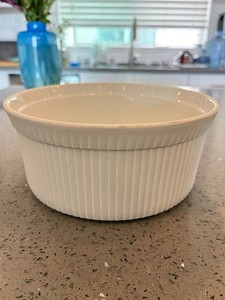 Apilco France White Porcelain Ribbed Soufflé Dish - 8" Round Baking Casserole