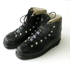 Chaussures de ski ancienne