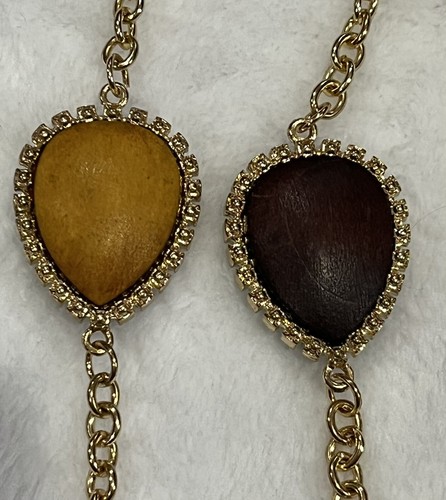 Wood and mother of Pearl necklace by eva JeanBart LoRenzotti. - Picture 13 of 15