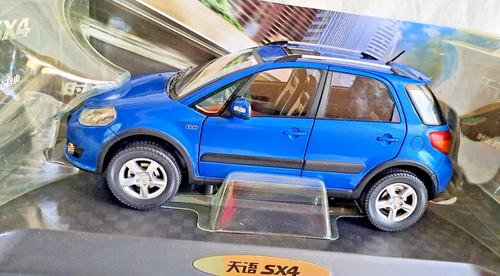 SUZUKI SX4 S-Cross 2005 diecast 1:18 dealer edition, come nuovo/ as new - Foto 2 di 19