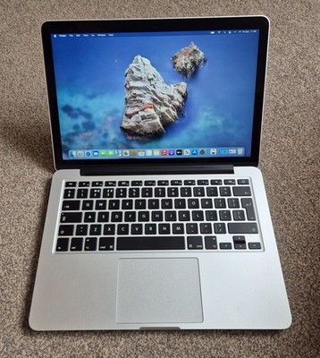 Apple Macbook Pro 2015. Intel i5. 16gb ram.  256gb Ssd. 13 Zoll