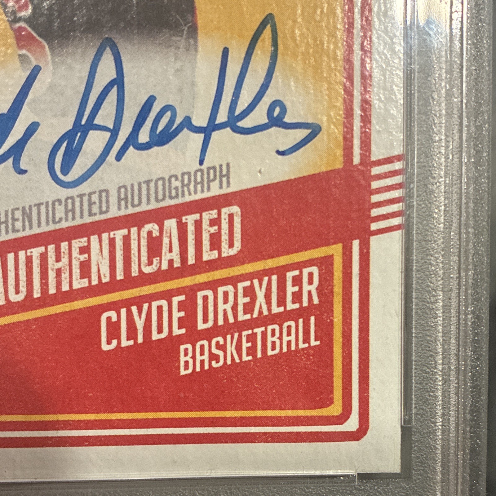 2021-22 Onyx Vintage Clyde Drexler Houston Cougars #VACD Auto PSA 8 50 view 5