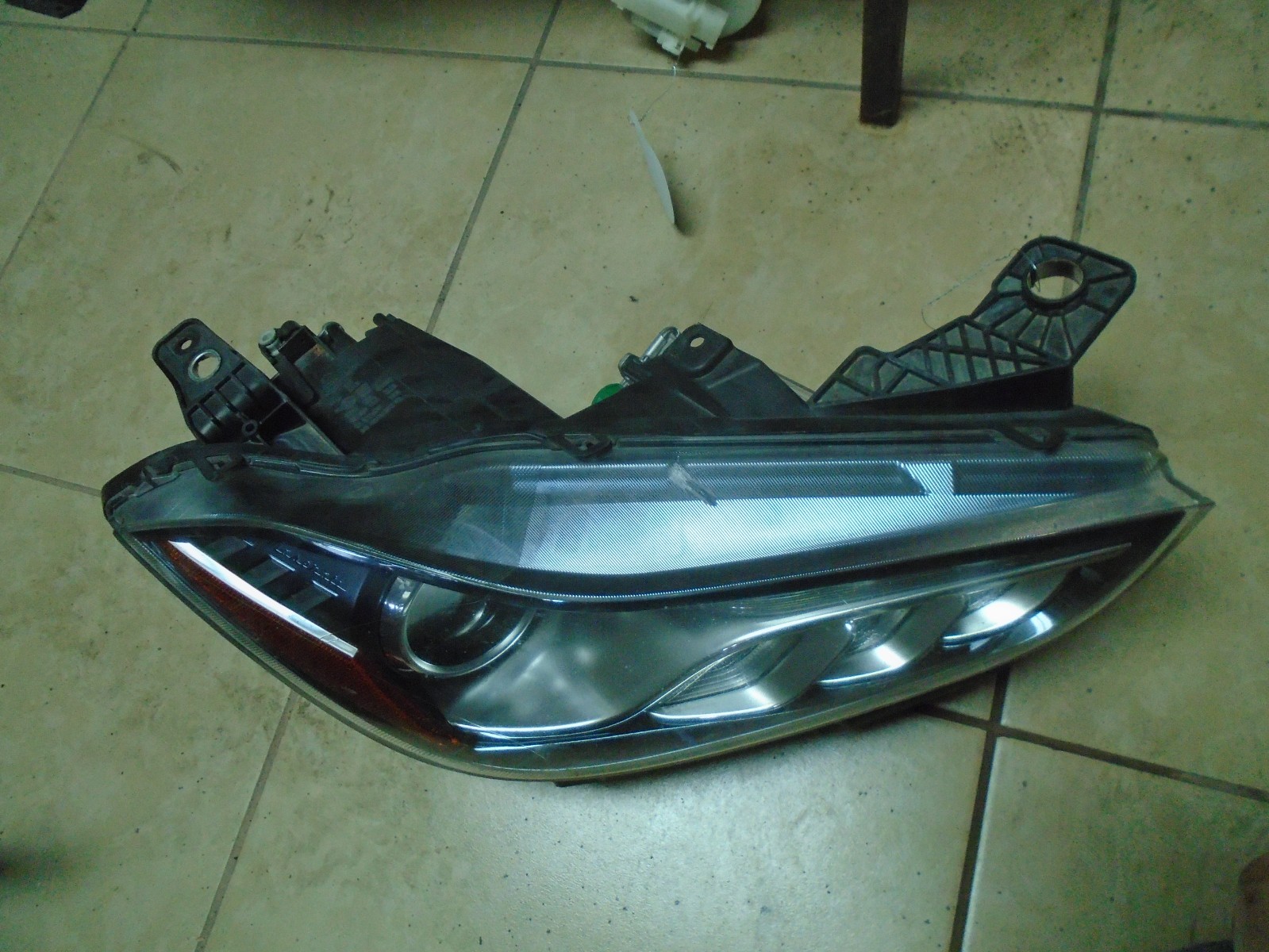 MASERATI GHIBLI HEADLIGHT RIGHT 2014 2015 2016 2017 LED BI-XENON 670005473 OEM