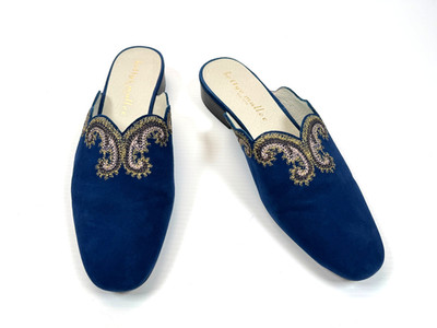 Bettye Muller Fortune Embroidered Suede Mules Women 10M EUC Leather Flats Blue