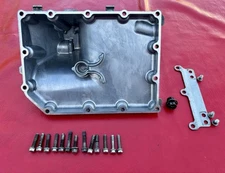 07 2006-2024 SUZUKI GSX-R600/750 OIL PAN /BOLTS OEM