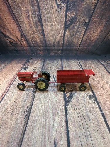 Vintage Ertl International Harvester Farm Tractor Equipment Diecast Toy Set - Picture 2 of 13