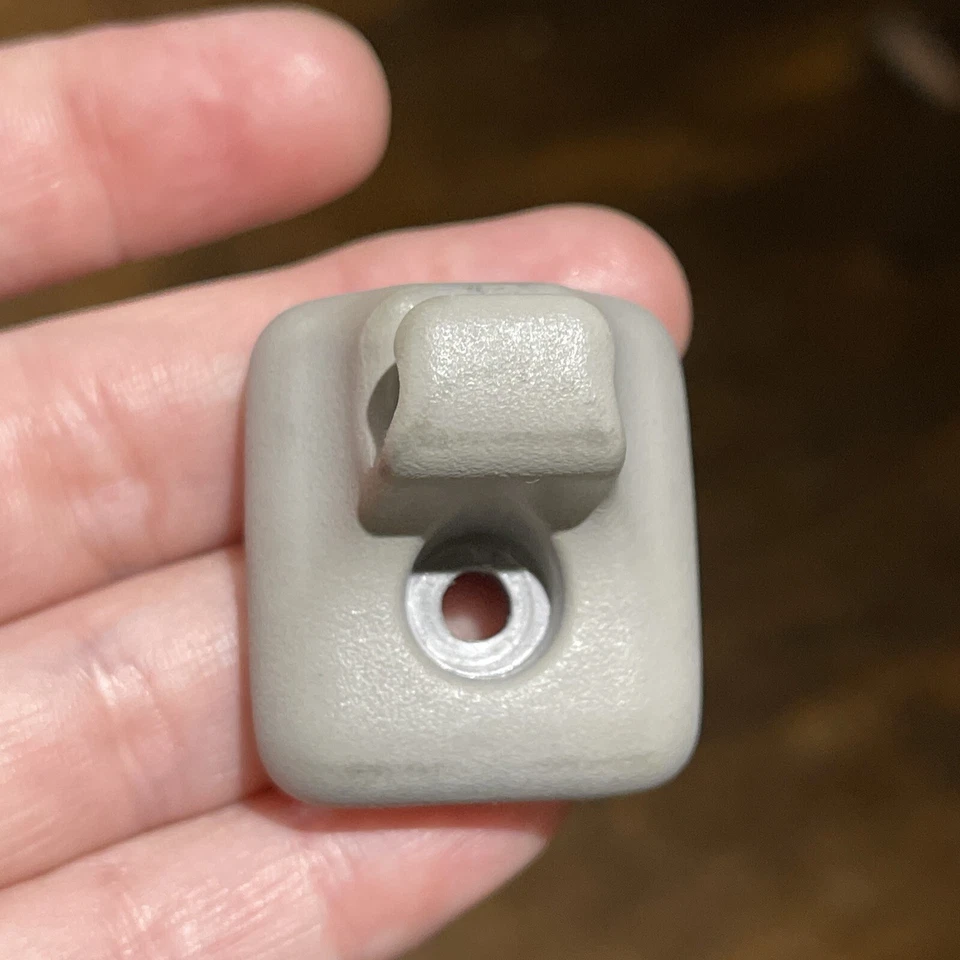 1993 - 1998 Jeep Grand Cherokee clipe para viseira solar 5FS40XT5AB OEM MOPAR suporte para viseira - Imagem 3 de 4