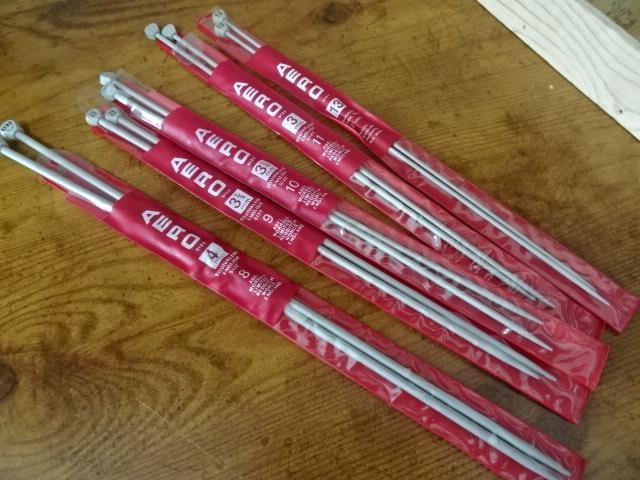 Vtg Lot 5 sets Aero Knitting Needles-in plastic sleeves-see photos for sizes