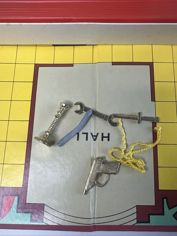 Vintage 1983 Cluedo The Detective Board Game Waddingtons - Image 4 of 4