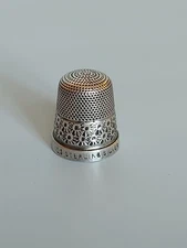 Vintage Sterling Silver Thimble / Floral Design / Sewing / Haberdashery (915)