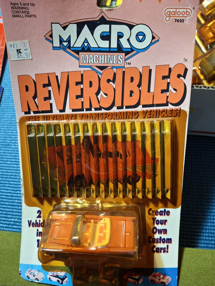 Micro máquinas macro reversibles Galoob 1991 57 Chevy cambia a techo rígido personalizado Foto 2 de 4