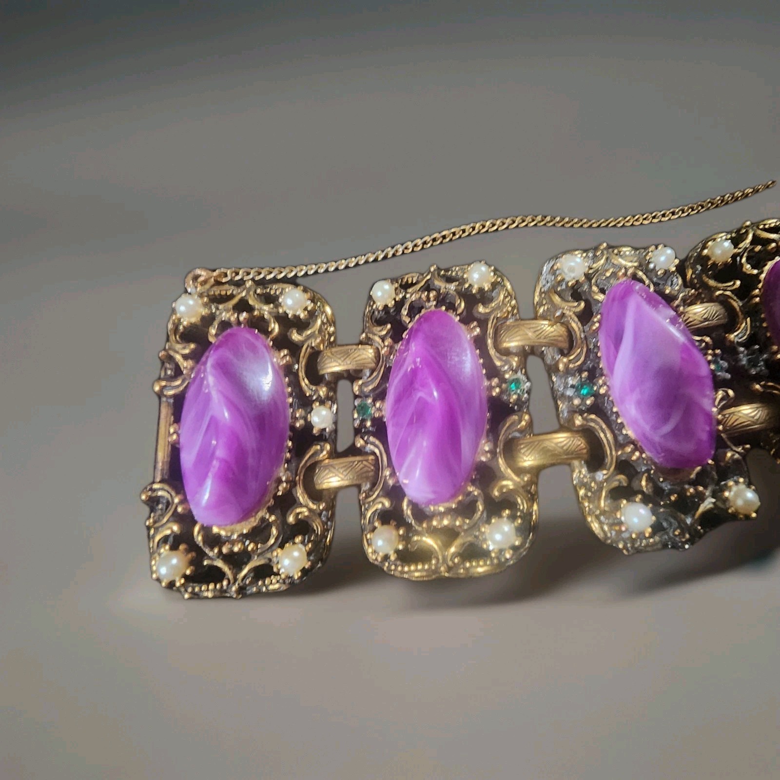 Stunning Statement VTG 6 Panel  Purple Lucite/Fau… - image 10