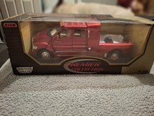 Motormax Ford F-650 Super CrewZer Candy Apple Red 1:24 Diecast