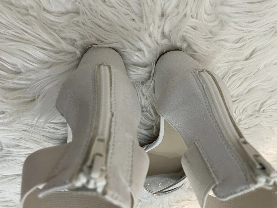 White Mountain White Sandals Size 8 - Image 3 of 4