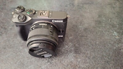 Canon EOS M6 Systemkamera - Inkl. Canon 15-45mm Objektiv -