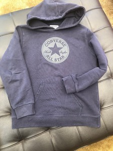 taglia felpa converse