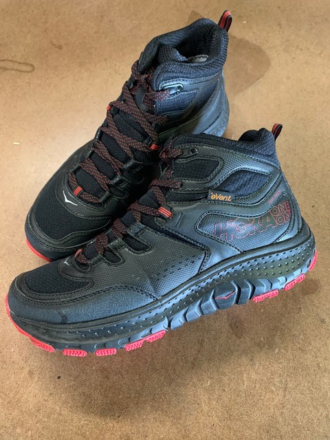 hoka one one tor tech mid womens