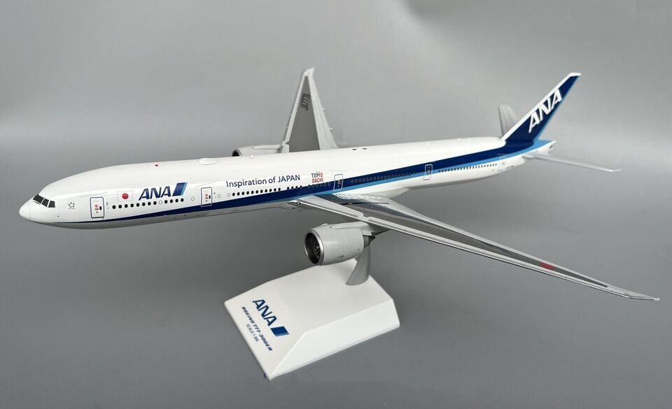 37CM 1:200 JC Wings ANA BOEING 777-300ER Passenger Airplane