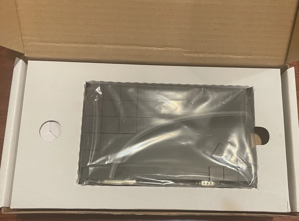 SMC Barricade SMC7004ABR 4 Port 10/100 Mbps Broadband Router - Image 3 of 3