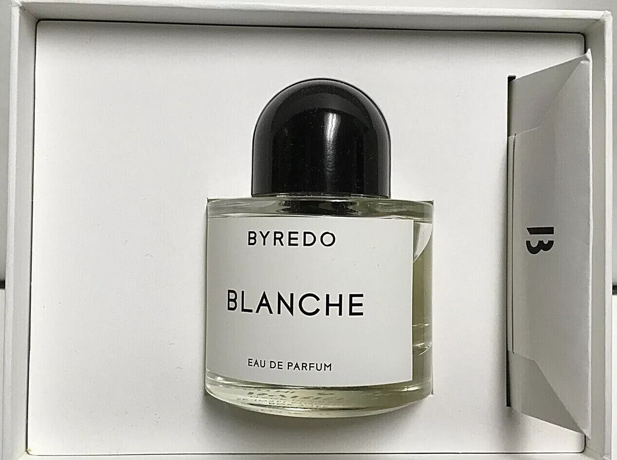 Бланш духи отзывы. Byredo Blanche 44 мл. Byredo Blanche New. Байредо Бланш пирамида. Rose Noir Byredo Parfums в песке.