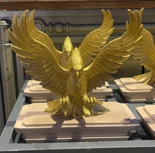 Universal Epic Universe Harry Potter Place Cachee Phoenix Arc Wand Holder Stand