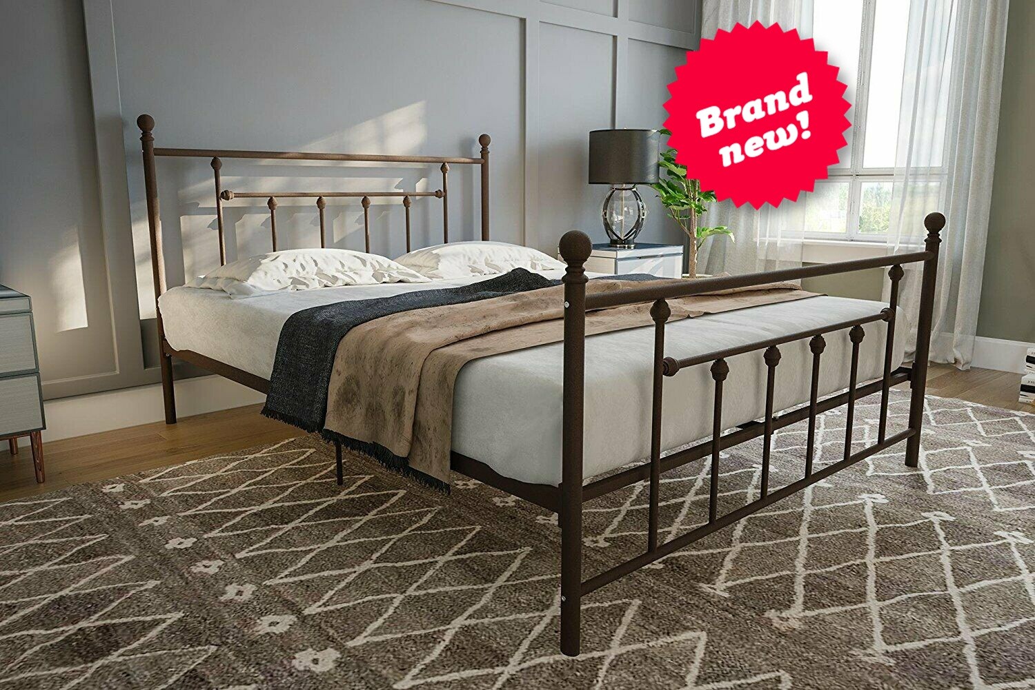 King Size Carbon Steel Bed Frame Baroque Decorated Side Rail