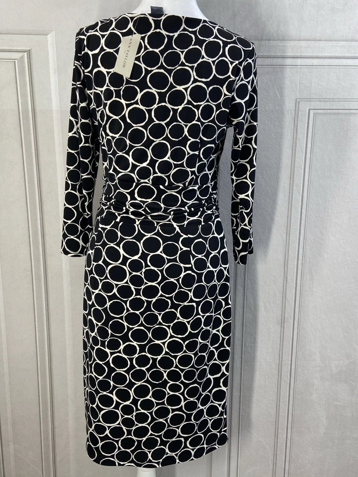 Vestido Ann Taylor Mujer Pequeño Negro Marfil Círculo Anillo Manga Larga Envolvente Trabajo Foto 3 de 4