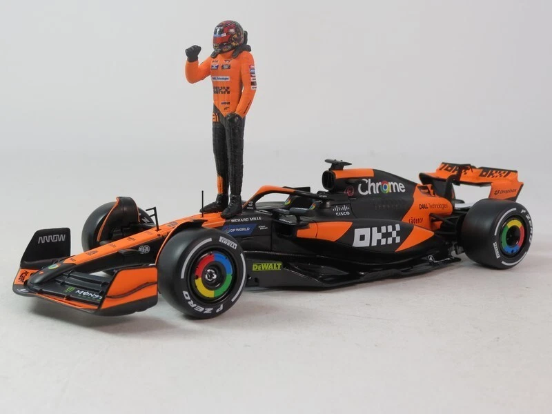 Burago BBurago F1 Mclaren MCL38 #81 Oscar Piastri Miami GP 2024 1/24 18-28040#81 - Immagine 2 di 4
