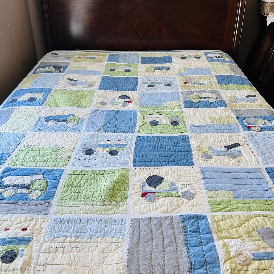 Juego de edredón Pottery Barn Kids camión de construcción tamaño doble 66” x 84” + funda de almohada Foto 3 de 4