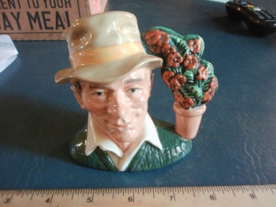 1990 Royal Moulton Jug Mug the Gardener D6868  4 1/4 '' Tall Lot 25-48-5-M2