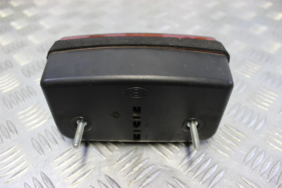 Luz trasera freno trasero Triumph Trophy 1200 1991 1992 1993 1994 1995 B139 Foto 2 de 4