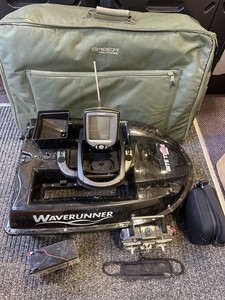 Waverunner mk3 bait boat & echo sounder carp fishing