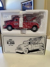 Vtg First Gear 134 Scale Die-cast -1957 International R-200 Mobile Tow Truck Vtg First Gear 134 Scale Die-cast -1957 International R-200 Mobile Tow Truck