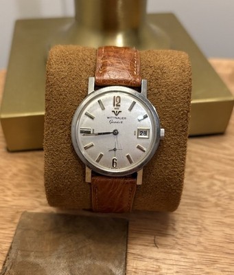 Vintage Wittnauer Ladies Automatic Swiss Watch-Runs il_340x270.4789276313_npxf.jpg main image 2