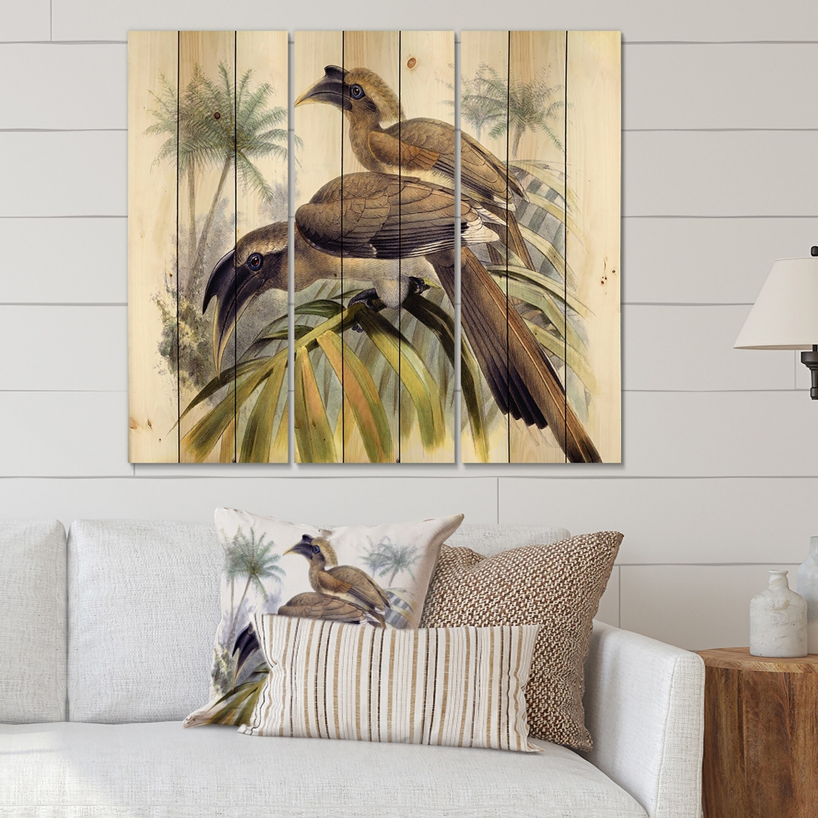 Designart 'Vintage Australian Birds XIV' Traditional Print on Natural Pine Wood