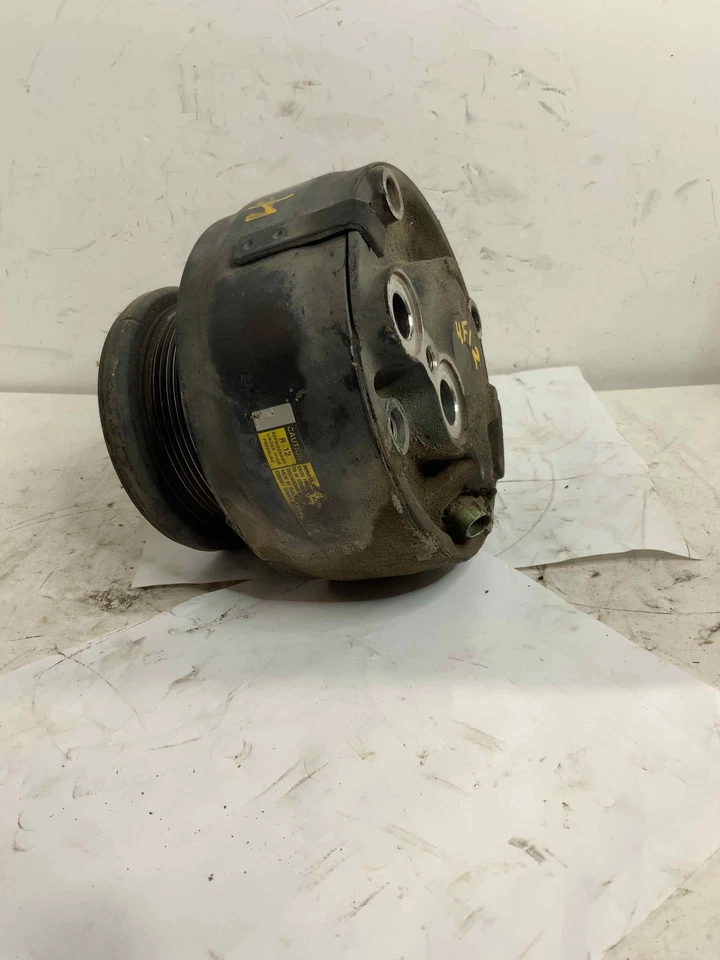 Compresor de aire acondicionado Chevrolet Suburban K2500 92-94 1131327 7,4 L 8 cilindros 4x4 682-287 k Foto 3 de 4