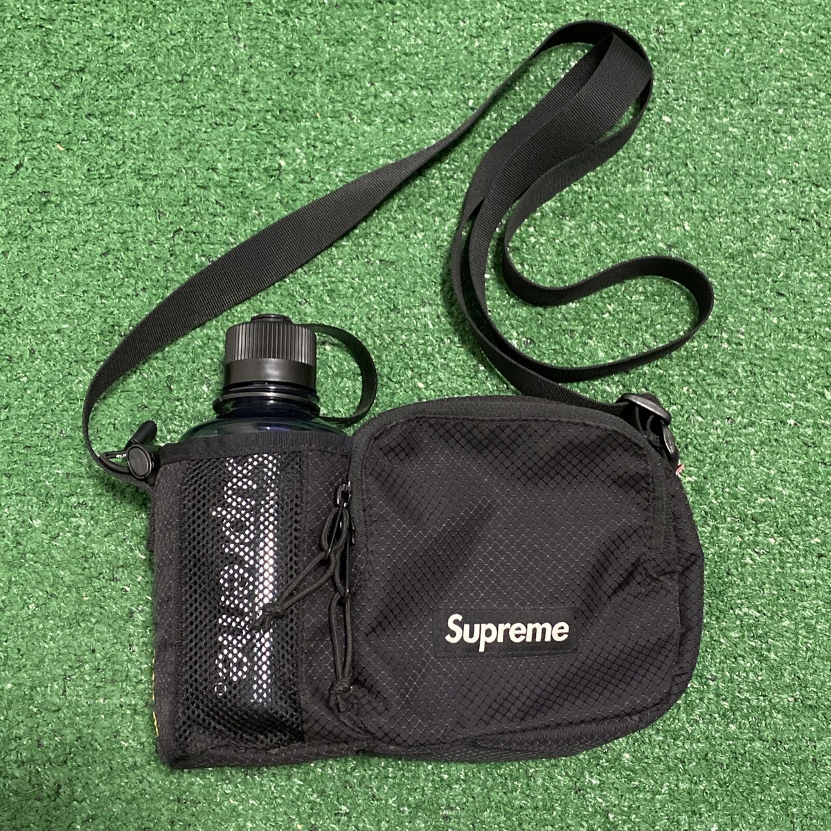 SS22 Supreme side bag black Shoulder Water resistant Water SS22 Supreme side bag black Shoulder Water resistant Water