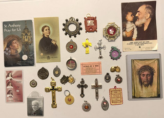 LOT OF 29 NUNS CONVENT VINTAGE CATHOLIC 1st 2nd & 3rd CLASS HOLY RELICS WOW!!!