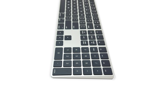 Apple Magic Wireless Rechargeable Keyboard with Numeric Pad - Black Keys A1843 - Picture 3 of 7