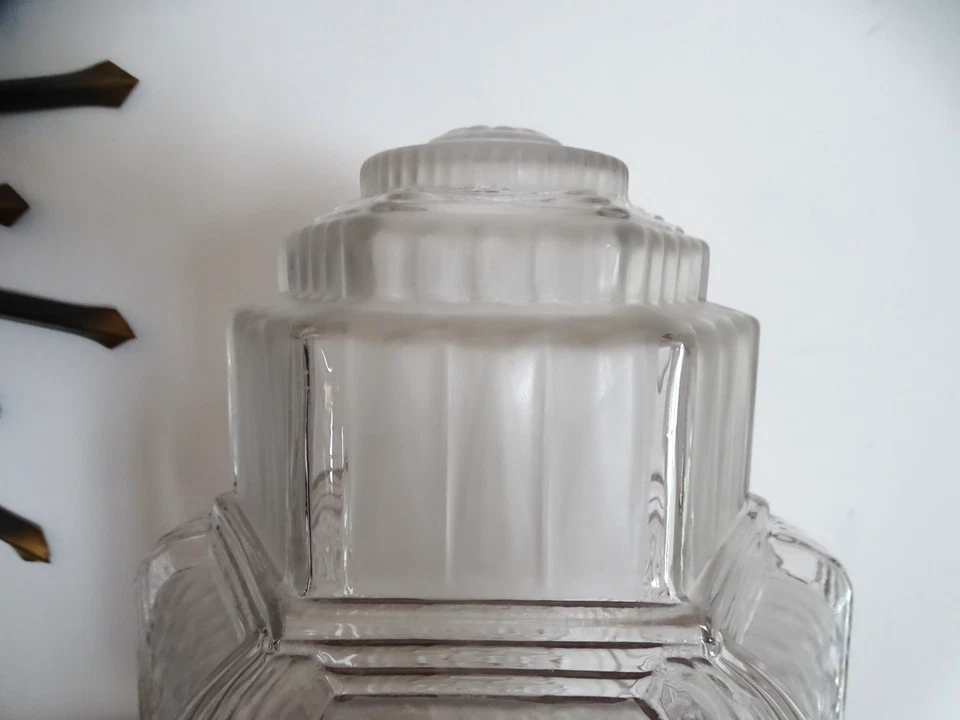 Grand plafonnier Skycraper art déco , verre pressé /moulé dlg Leleu - H 32 cm - Photo 3/4