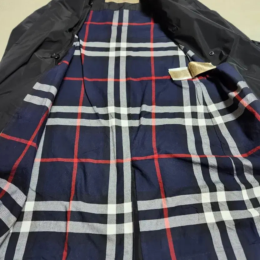 Burberry Black Trench Coat for Women thumbnail 6