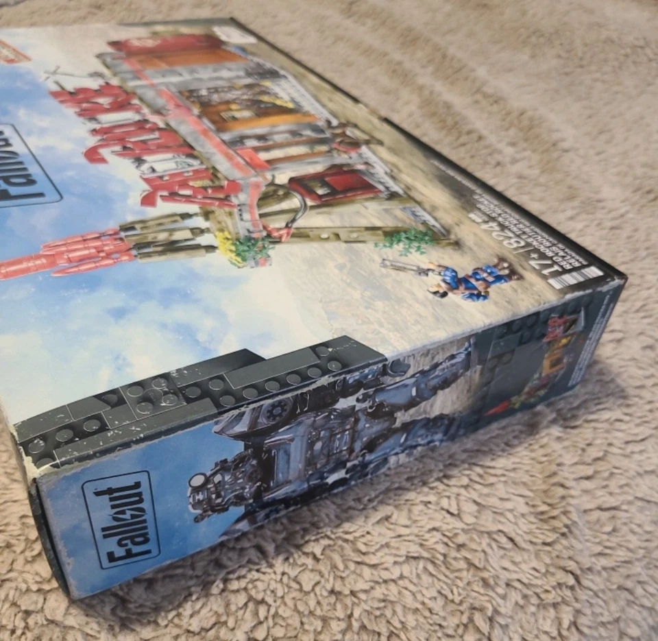 NEW RARE Mega Bloks Construx Fallout: Red Rocket Truck Stop (Mattel, 2024) - Image 3 of 4