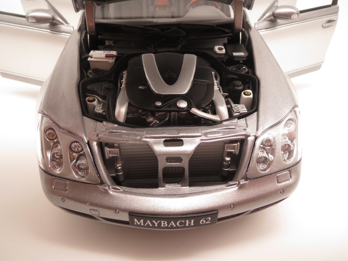 AutoArt Händlermodell B66962178 Maybach 62 (silber/grau-met.) 1:18