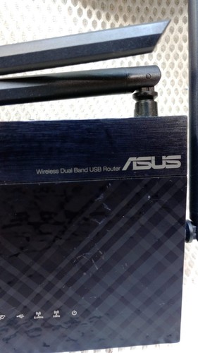ASUS RT-AC1200G AC1200 Dual-Band Wi-Fi Router 802.11ac With AC Adaptor - Picture 2 of 4