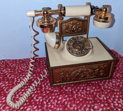 置物 antique USA telephone VINTAGE 1980's GENUINE WESTERN ELECTRIC ROTARY DIAL WOOD WALL